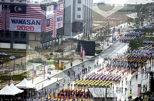 Hari Kermedekaan di Putrajaya 2003